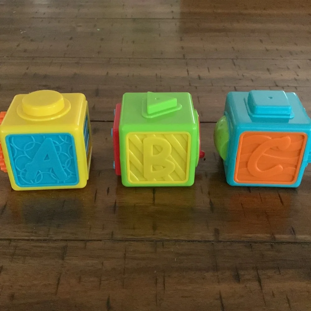 PLAYGO PLASTIC ACTIVITY BLOCKS SET OF 3
